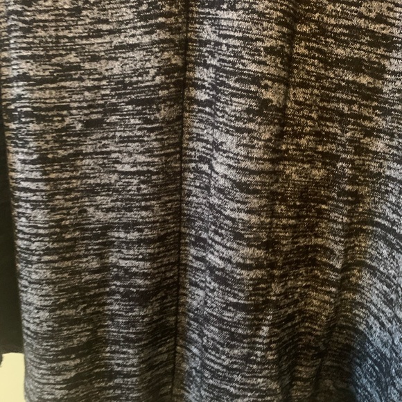 a.n.a. V-Neck Charcoal Blouse Size M - Picture 5 of 8